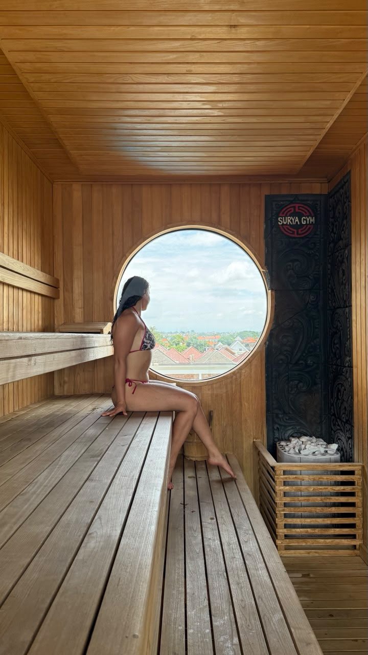Sisi profite d’un moment de récupération au sauna
